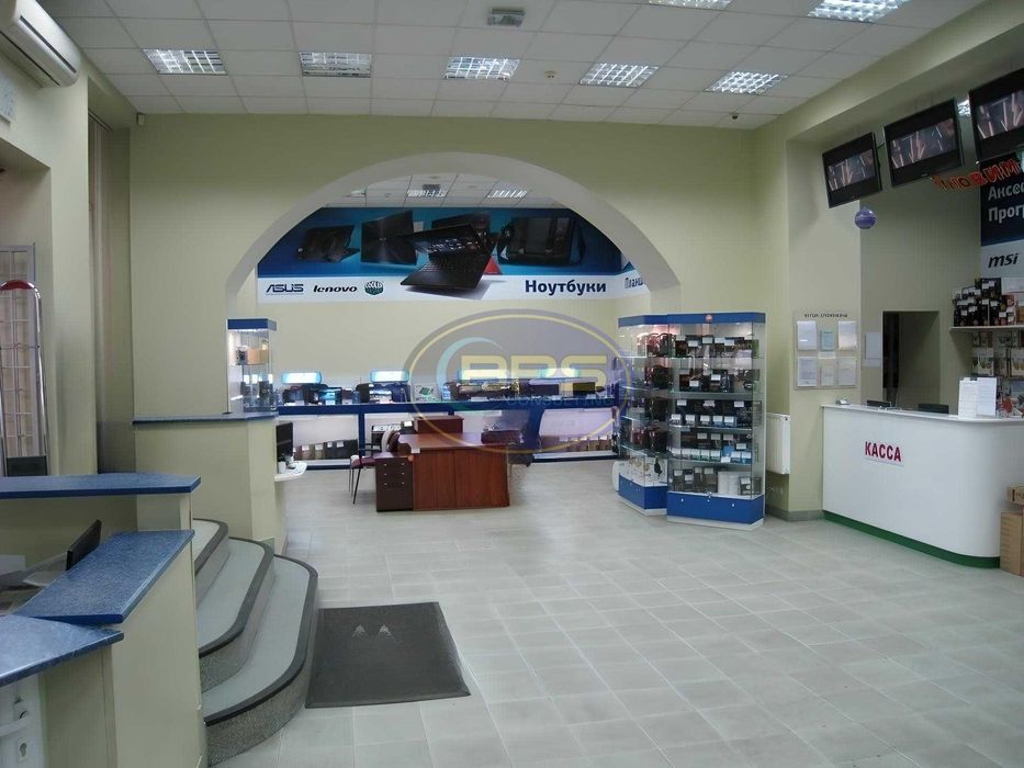 Продаж фасадного приміщення із стабільним орендатором