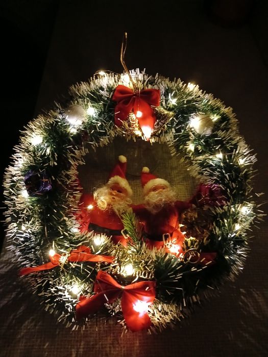 Новорічний віночок з гірляндою