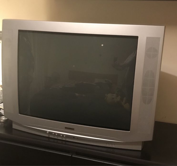 Televisão de 27 polegadas