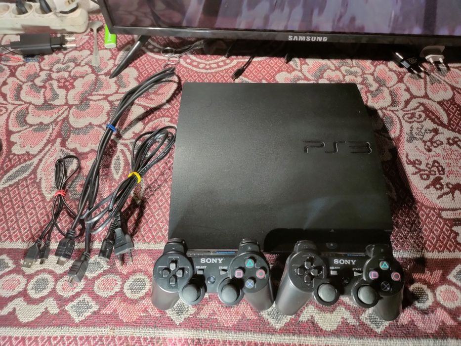 Playstation 3 Slim 500gb HEN 2 геймпади