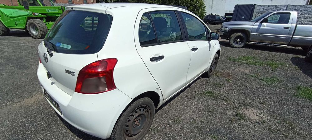 drzwi tył toyota yaris 5d 08r 1.4 d4d lak 068