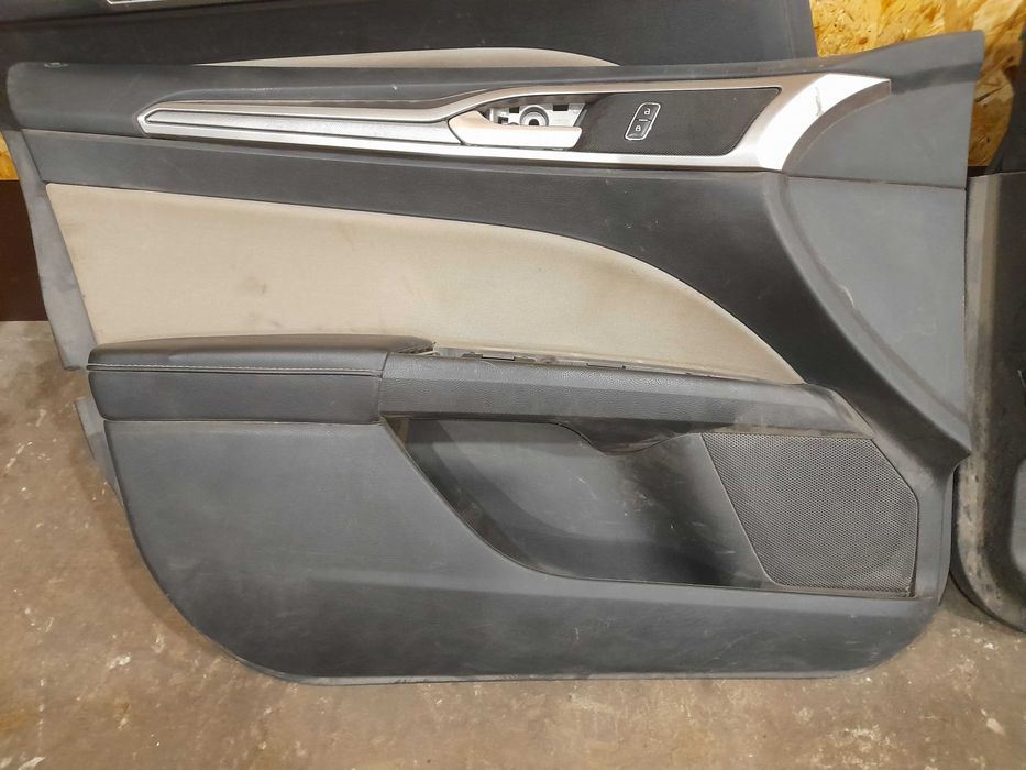 Обшивка двери карта FORD FUSION, MONDEO MK5 серебро