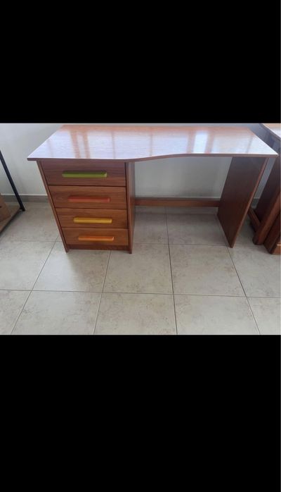 Secretaria (perfeito estado)