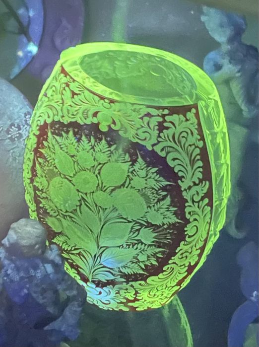 Jarra em cristal bacará em urânio