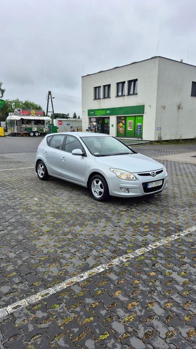 Hyundai I30 Sprzedam Hyundai i30, rok 2007, silnik 1.4 benzyna, skrzynia biegów ma