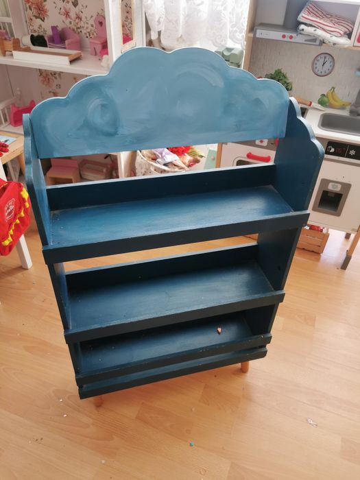 Półka stojąca  do pokoju dziecięcego