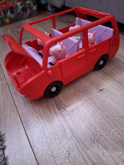Samochód świnka peppa