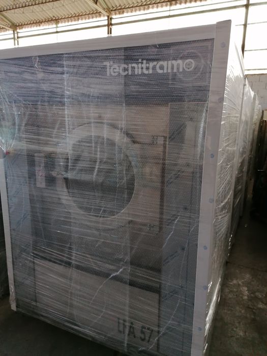 Calçado, pensões, fábricas têxteis, tinturaria e lavandaria industrial