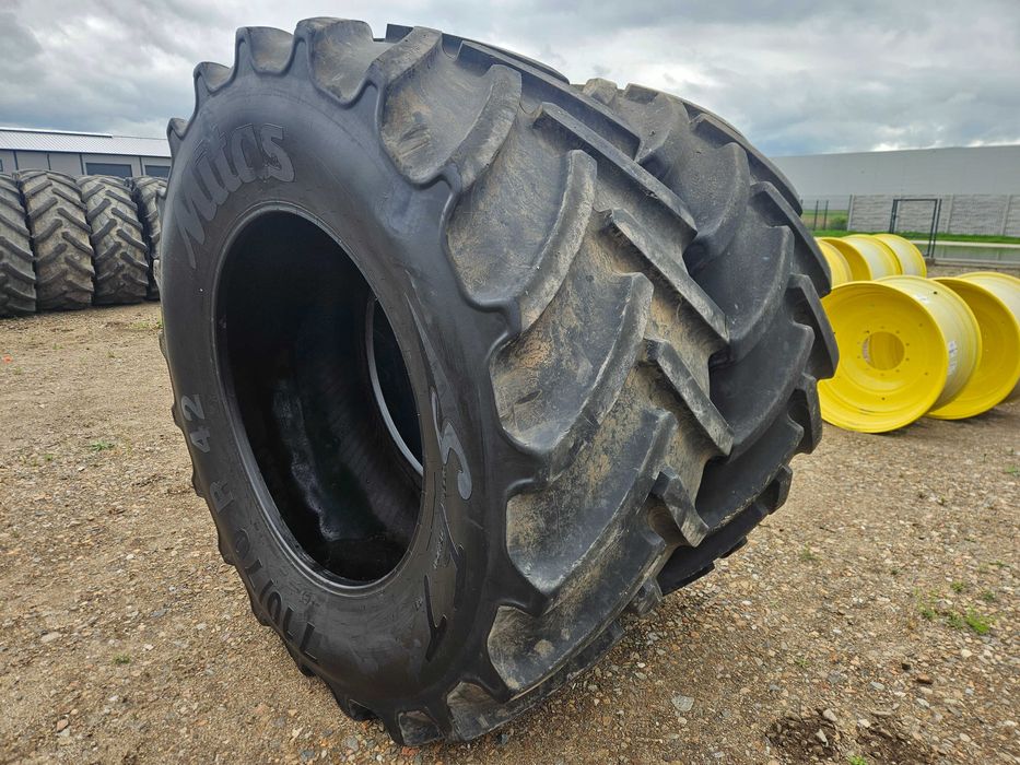 Opony 710/70R42 Mitas SVT