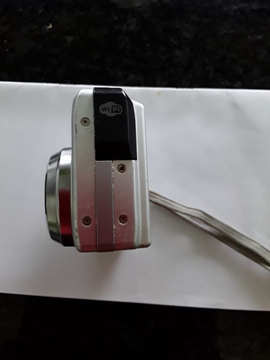 Nikon camera64751662618114123