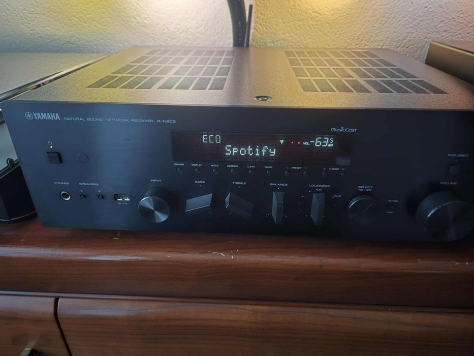 Zestaw stereo B&W 685 S2 + Yamaha R602N