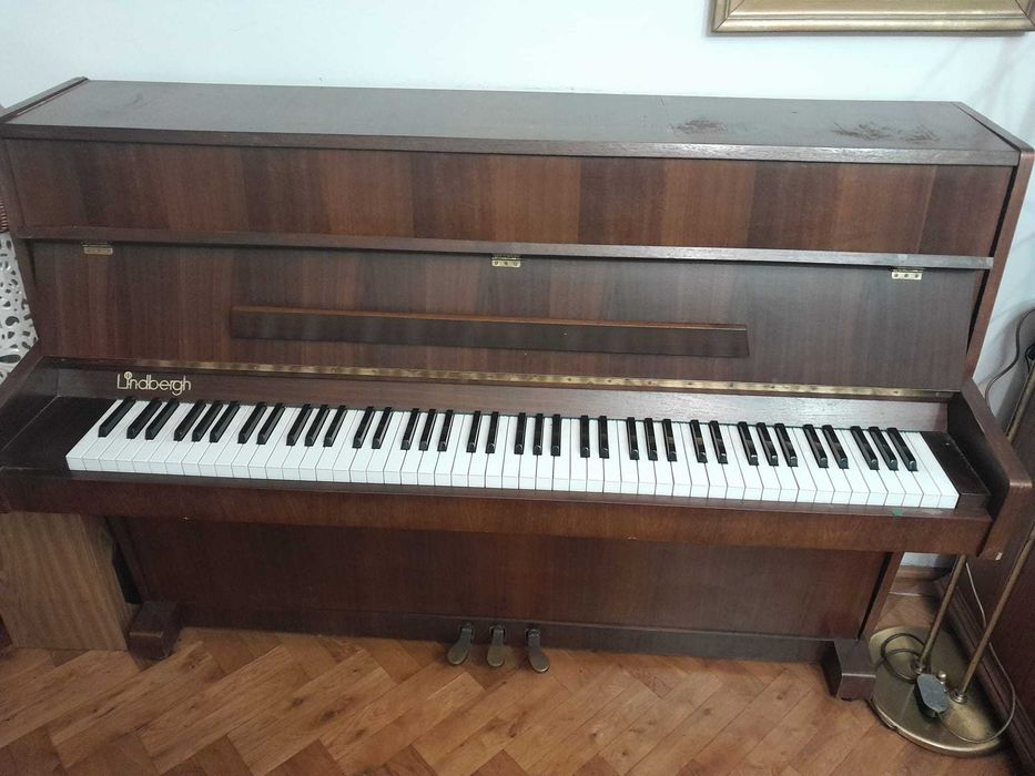 Piękne Pianino Lindbergh 1987