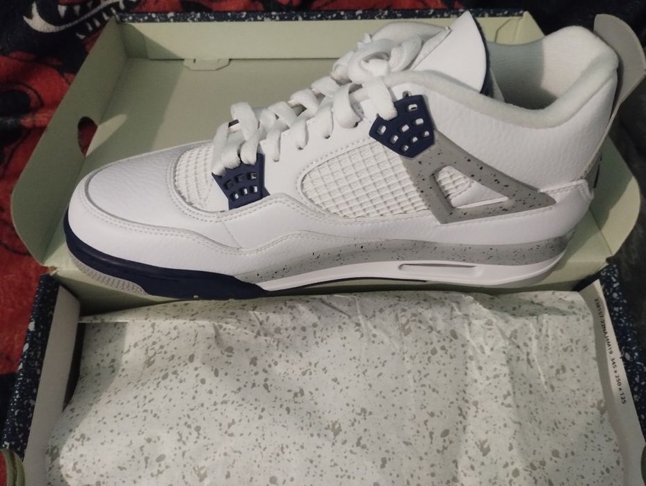 Air Jordan 4 Retro