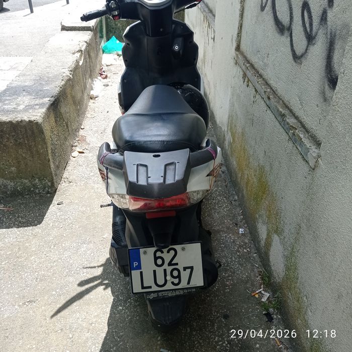 Vendo moto a gasolina 125cc