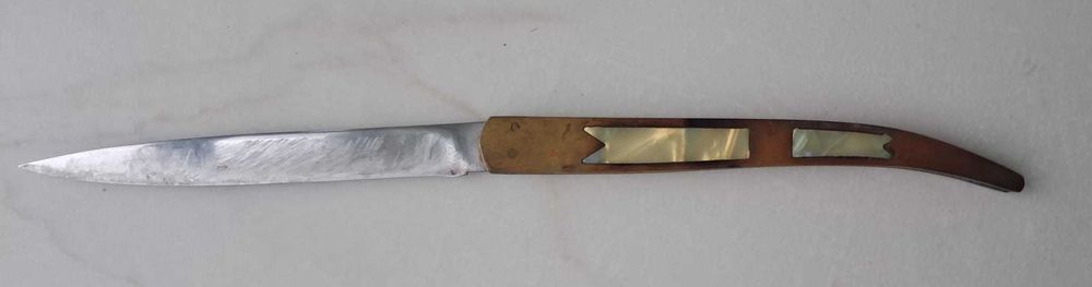 Antigo Canivete de Bolso em Latão e Madrepérola