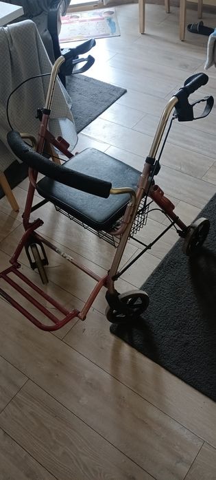 Balkonik dla osoby starszej odbiór osobisty