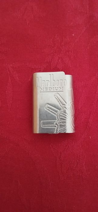 Capa de isqueiro Marlboro Medium