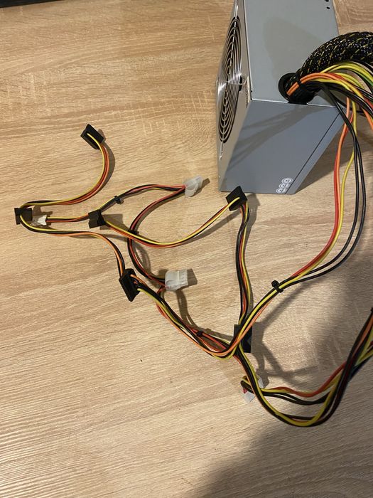 Блок живлення Chiftec 550W Ідеальний стан