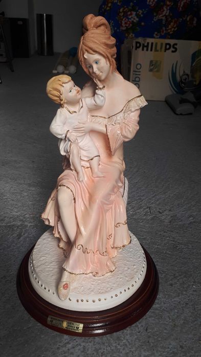 Estatuetas antigas em marfinite 1 com 9 kgs