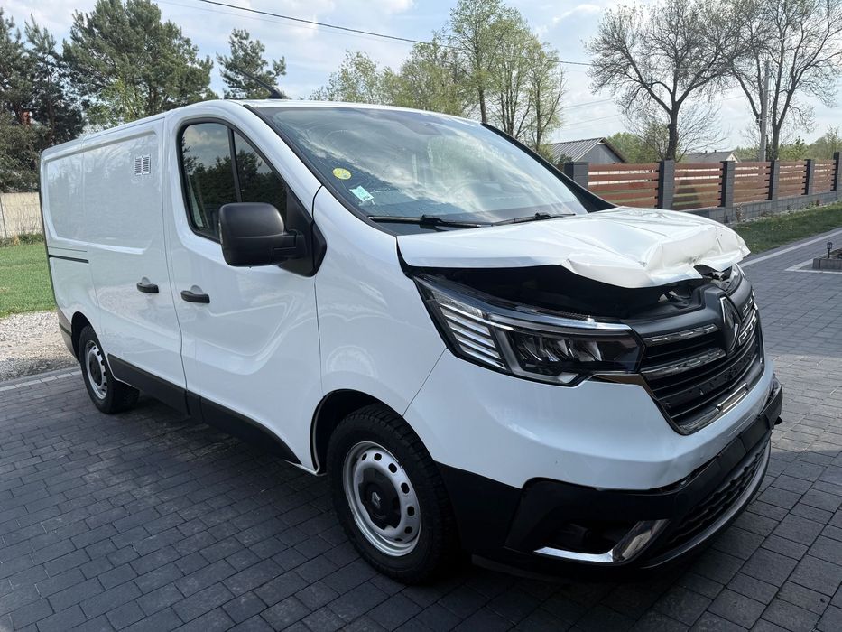 Renault Trafic  2.0 diesel,światła FULL LED,czujniki parkowania,duże radio itd