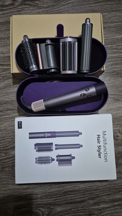 Мультистайлер типу Dayson HS08 в кейсі