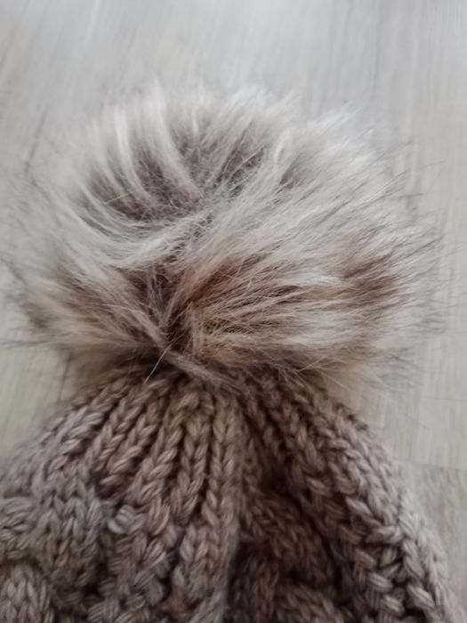Zimowa czapka z pomponem