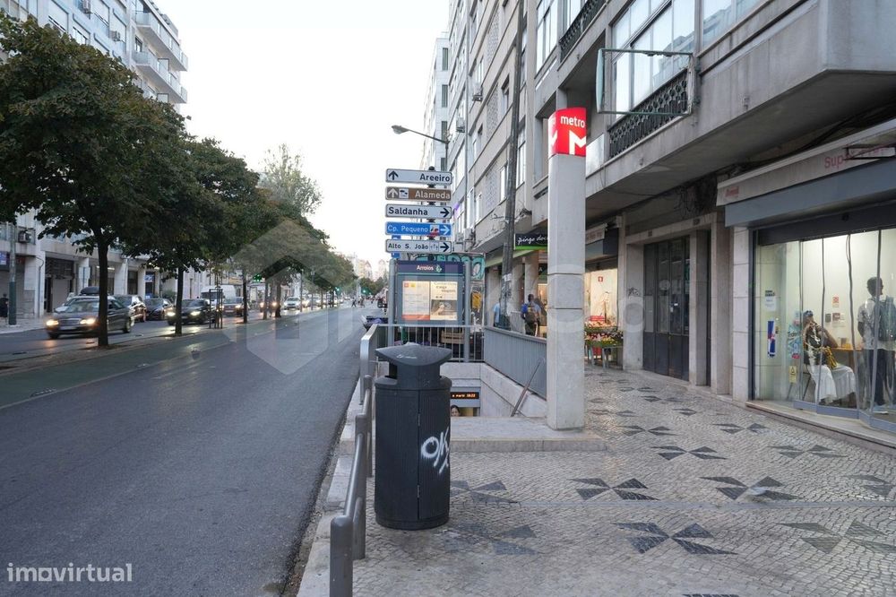 T1 Remodelado E Mobilado Na Avenida Almirante Reis | Pingo Doce No Pré