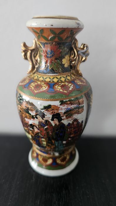 Wazon dekoracyjny w stylu japońskim