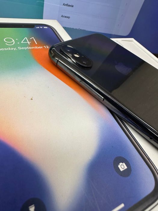 Продам телефон - айфон IPhone X 64 GB Black