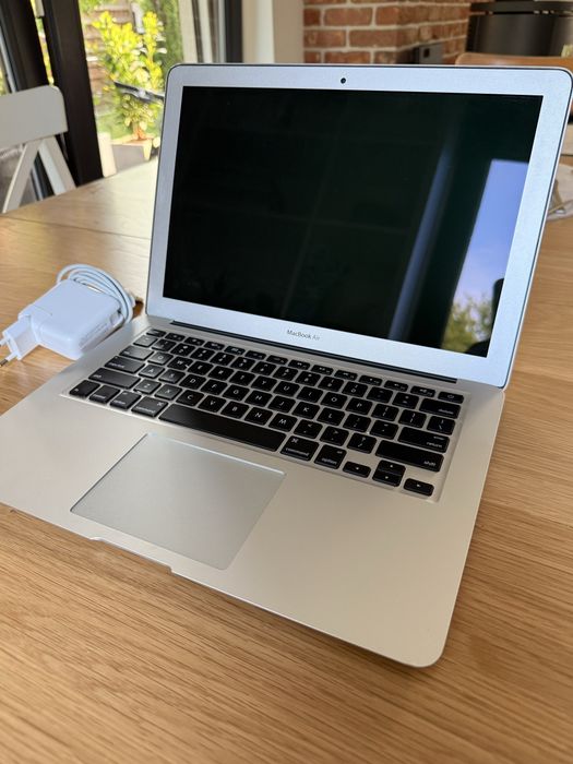 MacBook Air 13 - stan bardzo dobry