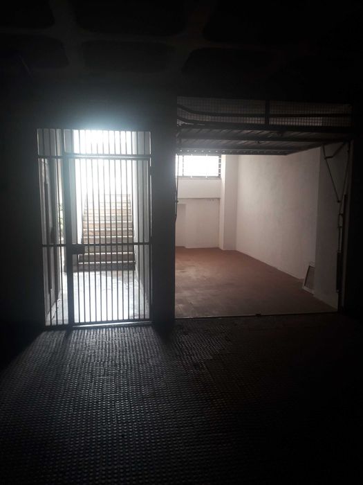 GARAGEM em Carnaxide.