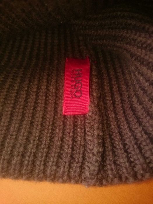 Модная шапка шапочка hugo boss. Идеальное состояние.