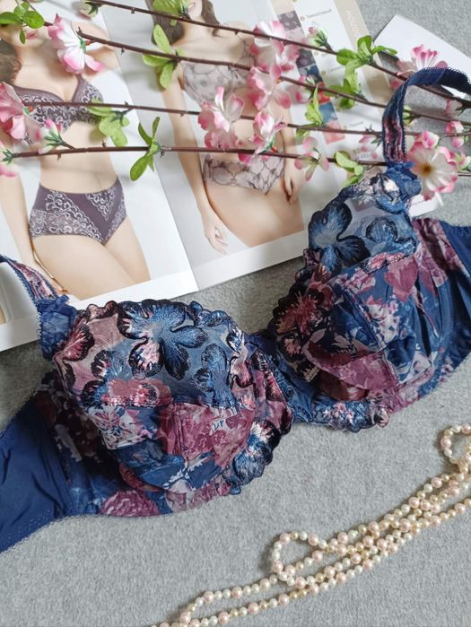 Бюстгалтер ,чашка Е