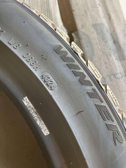 235/45 R18 Pirelli Winter Sottozero 3 98V XL Elect PNCS T0 / 4шт./ 2024 рік./ як нові / Акустік