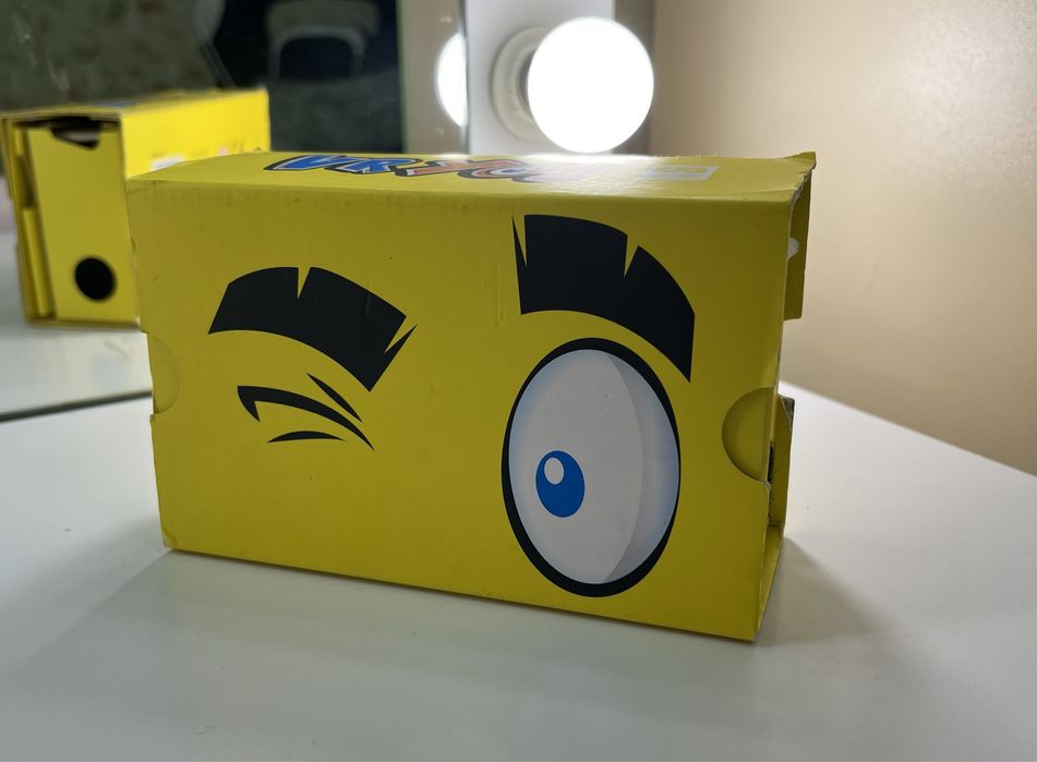 Картонні 3D-окуляри віртуальної реальності