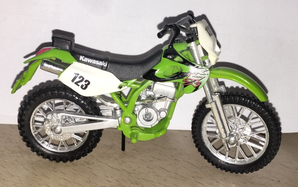 Miniatura de motocross Maisto Kawasaki