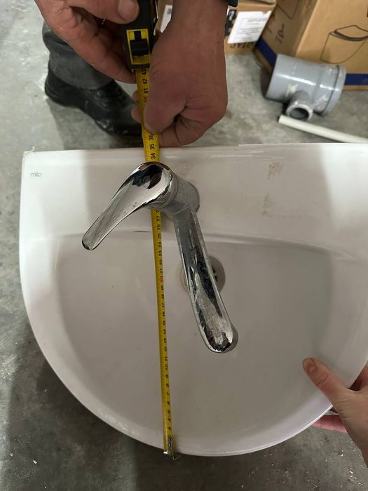 Раковина керамічна з змішувачем