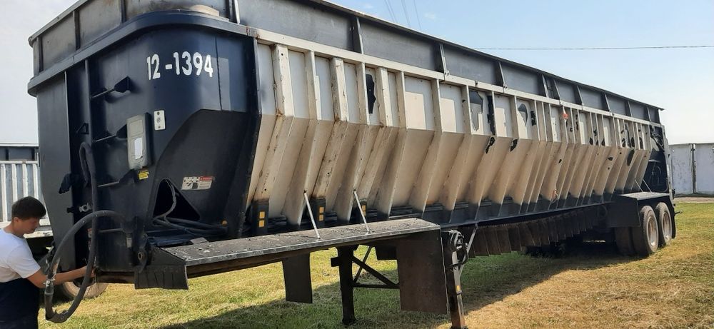 Напівпричіп-зерновоз Aulick