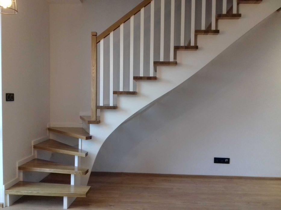 Schody dębowe jesionowe Producent