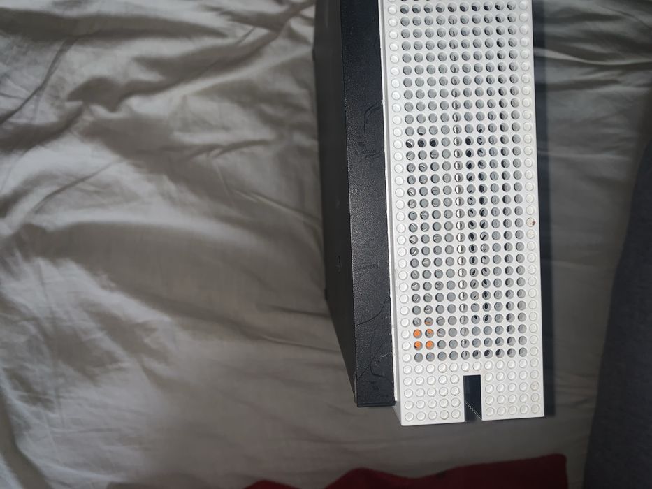 Xbox One S 1TB sem comando