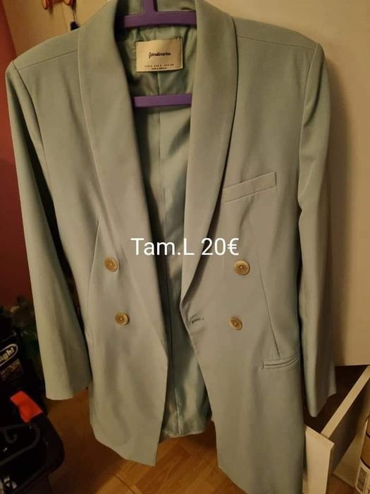 Casacos e blusas usadas