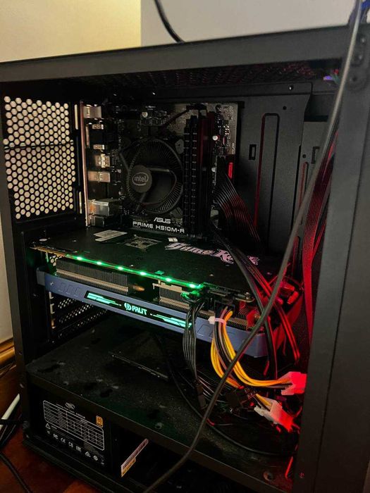 Компьютер, монитор asus, клавиатура, мышка, микрофон, наушники