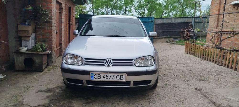 Продам гольф 4  2001 рік газ-бензин
