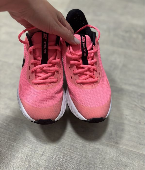 Жіночі кросівки Nike flex run, Nike revolution