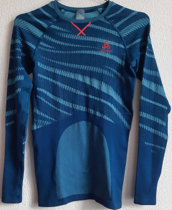 Зональное эластичное термобельё - термореглан Odlo Performance Blackcomb Baselayer.