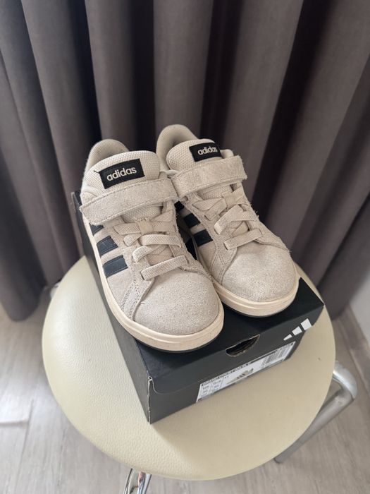 Дитячі кросівки кеди adidas