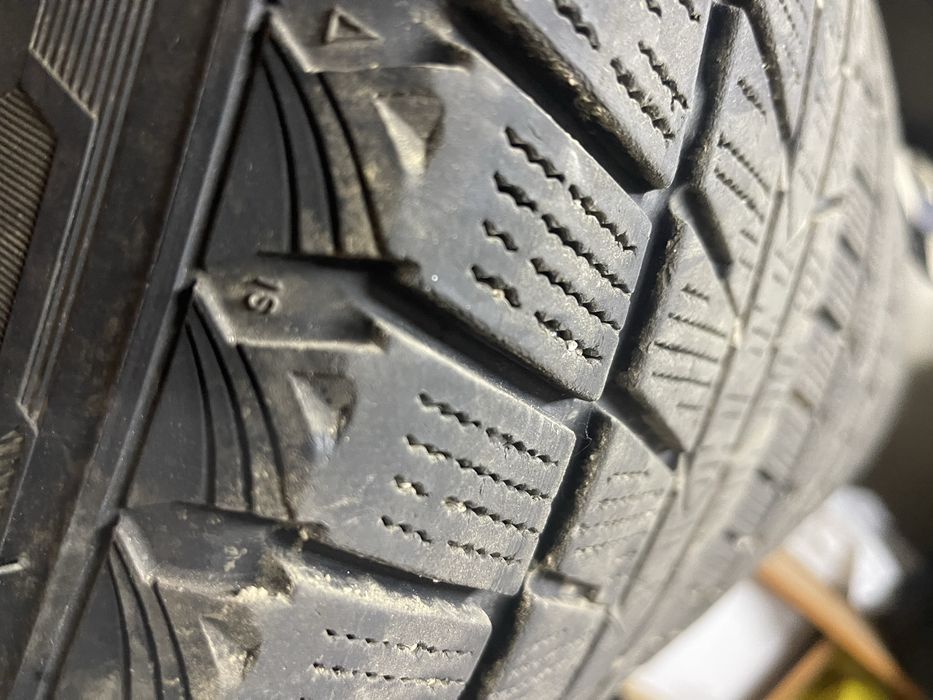 Шини до авто  з Німечинни