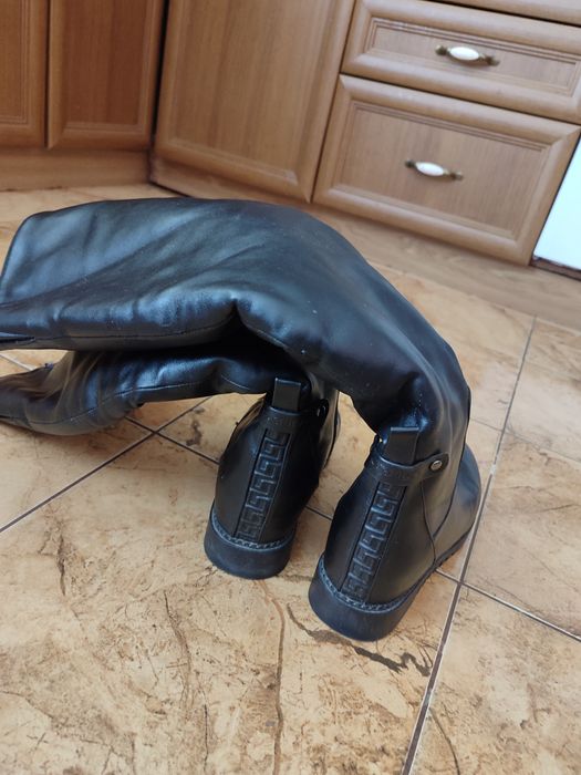 Жіноче зимове взуття