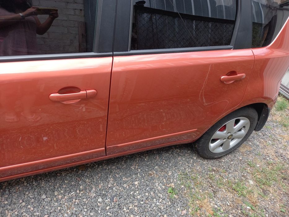 Авто.Nisan nout 1.6i