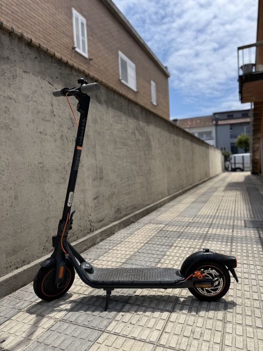 Trotinete Elétrica Ninebot F40 by Segway